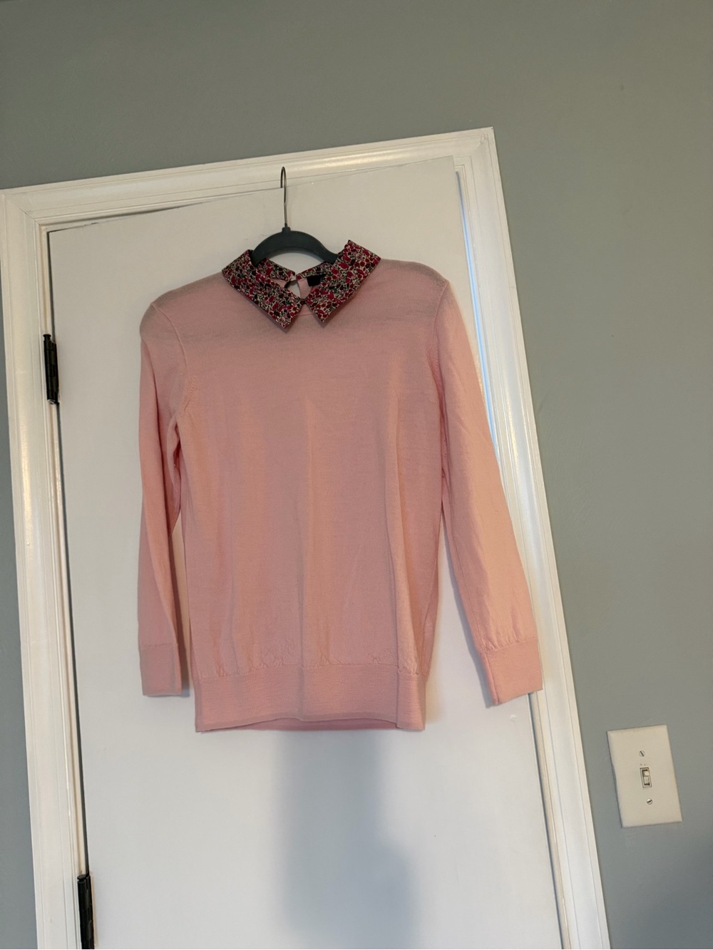J.Crew Size M- Pink Women's Sweater with Decorative Collar
